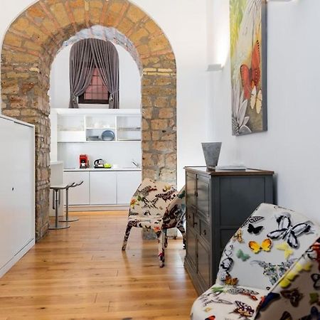 Appartamento [Colosseo] Loft con Jacuzzi Roma Esterno foto