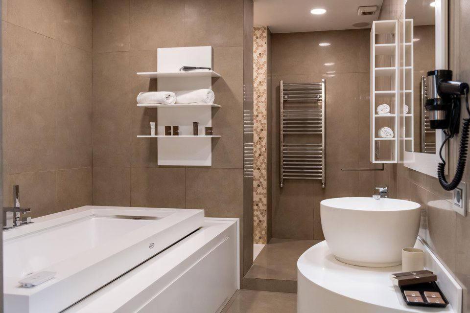Appartamento [Colosseo] Loft con Jacuzzi Roma Esterno foto