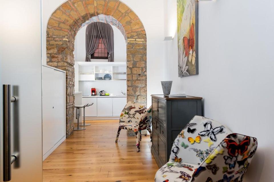 Appartamento [Colosseo] Loft con Jacuzzi Roma Esterno foto